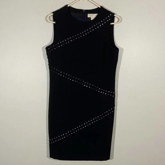 a line knee length chiffon dress Dreamylily A-line Scoop Knee-Length Lace Chiffon Mother of the Bride Dress main image 0